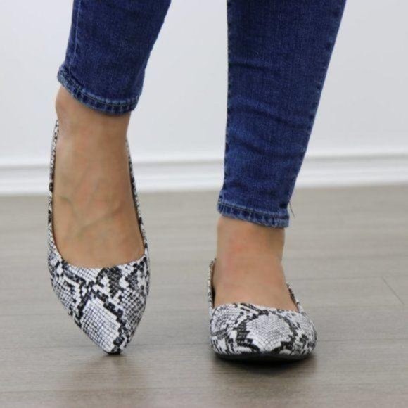 Python Snake Print Pointy Toe Flat Shoes - Picture 5 of 9